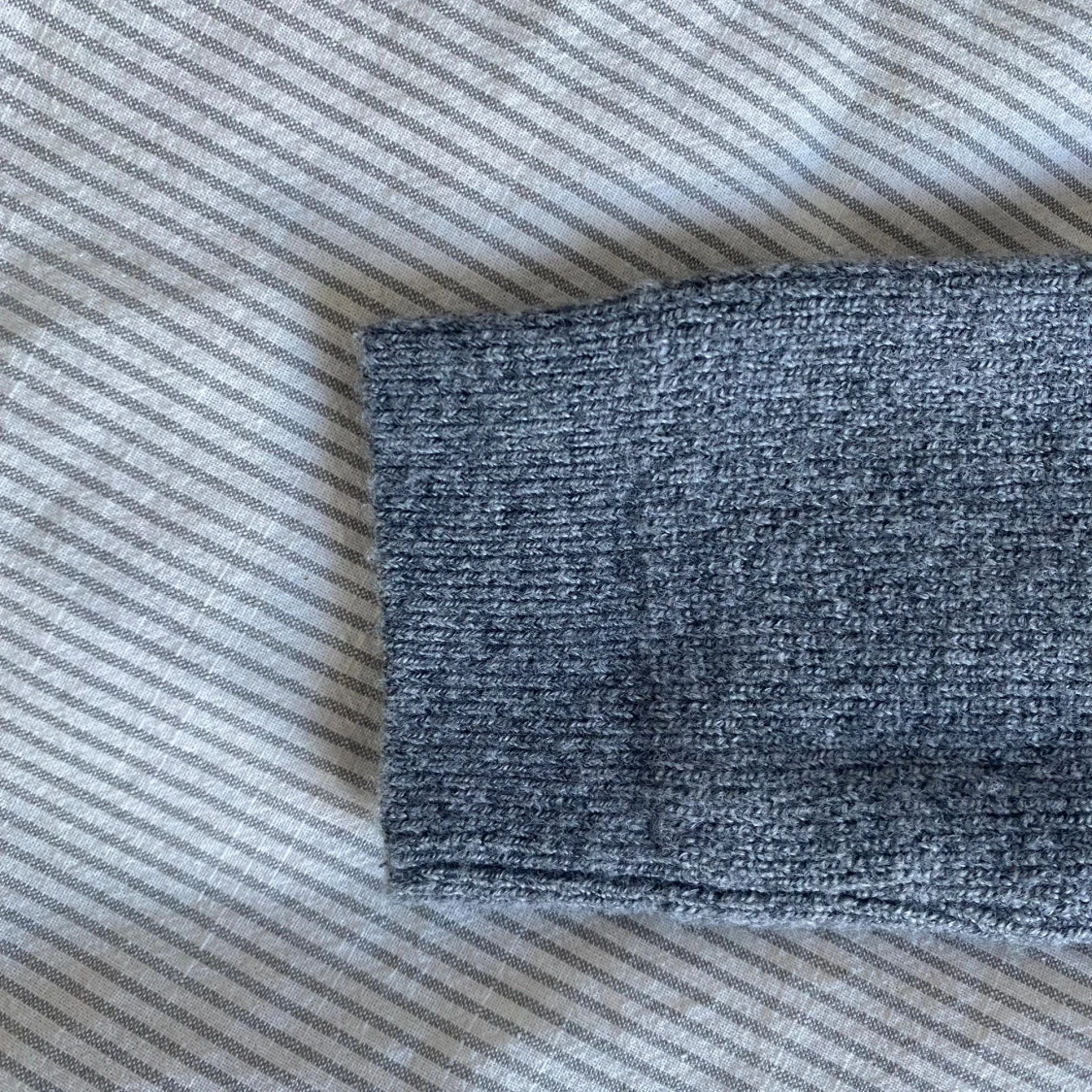 Grå kofta från Zara med pärlknappar - 4