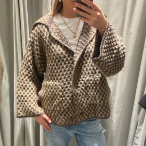 Intressebolag på populär jacka  - Kollar intresset