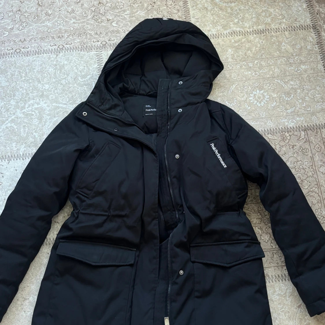 Svart skidjacka Peak Performance