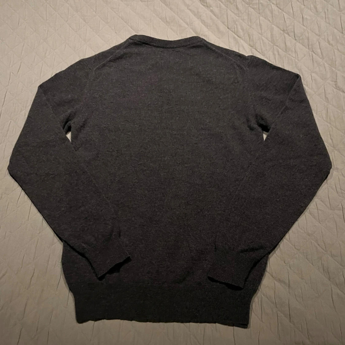 Mörkgrå stickad tröja från GANT - 1