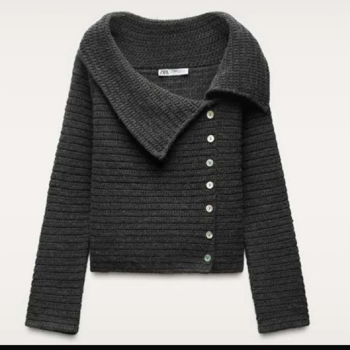 Mörkgrå stickad kofta från Zara