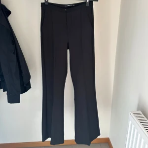 kostymbyxor - Kostymbyxor från Gina Tricot