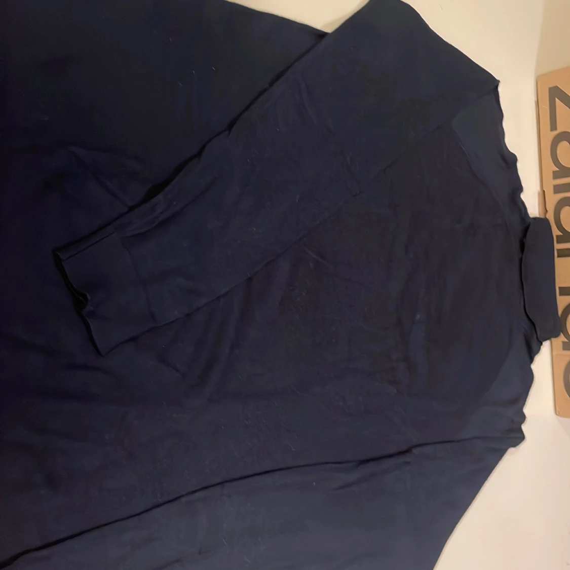 Mörkblå polotröja från Zara - 2