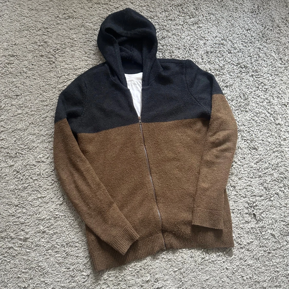 Stickad hoodie - 1