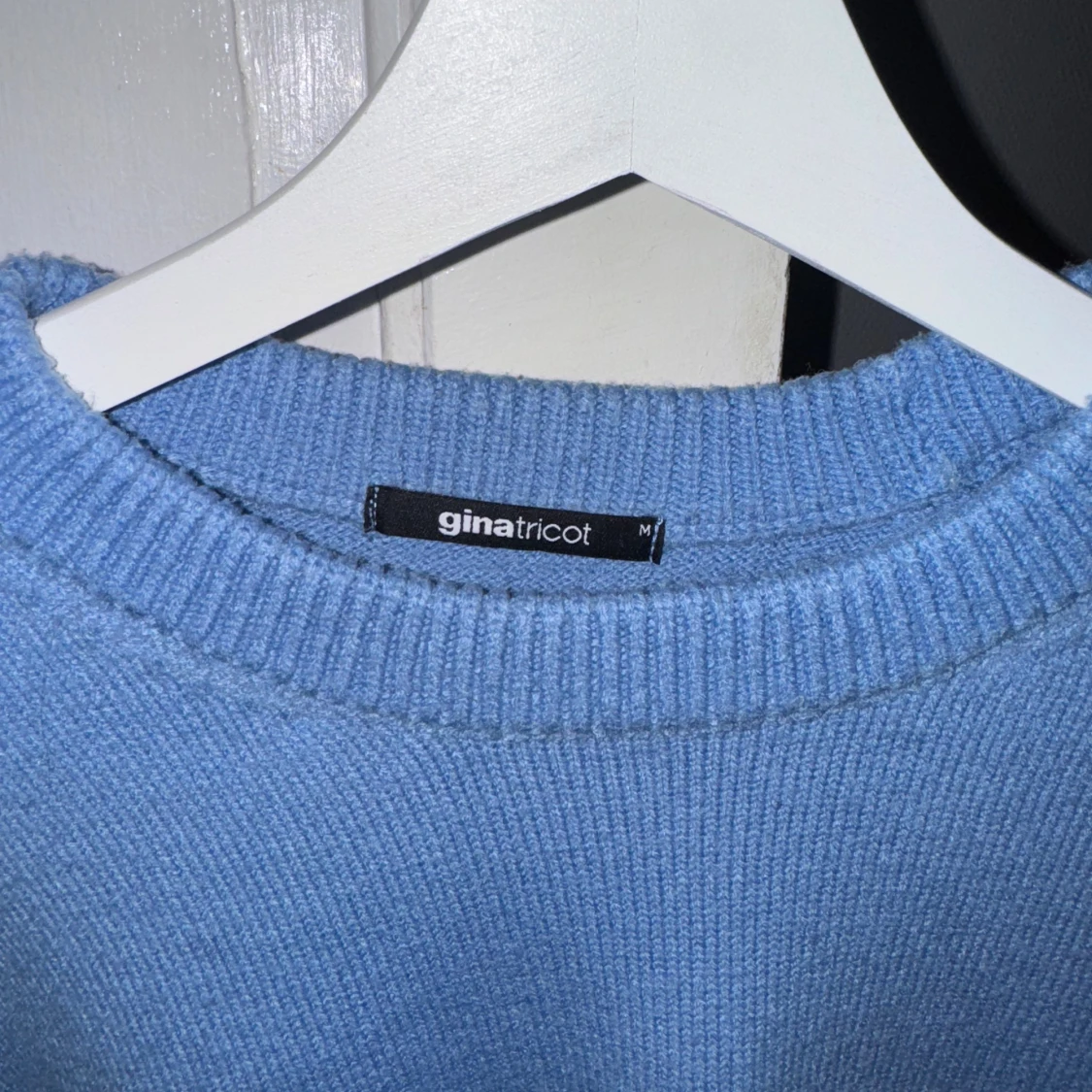 Blå stickad tröja från Gina Tricot - 1