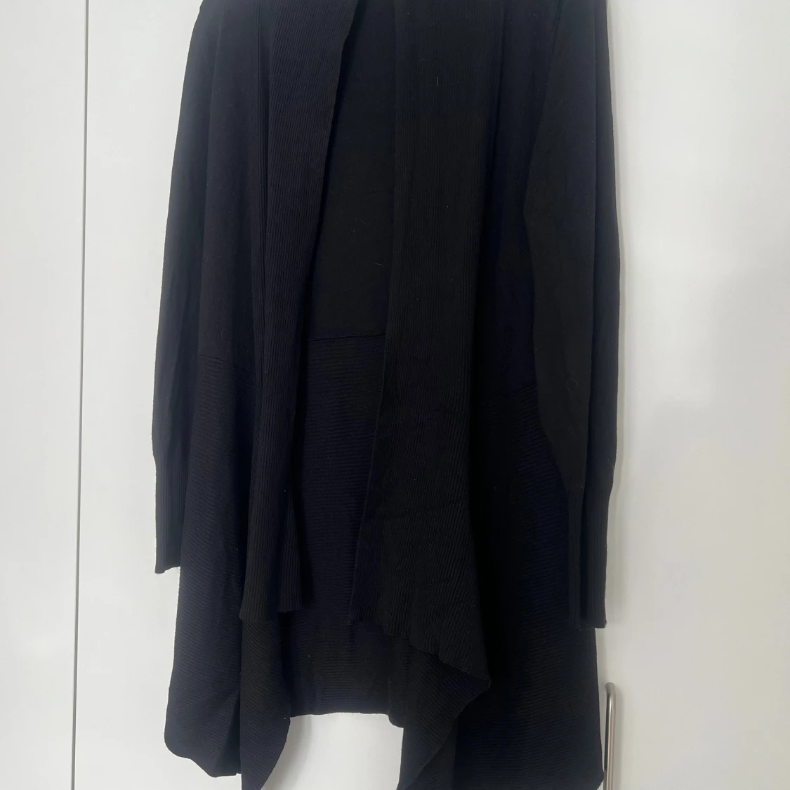 Svart cardigan med lång ärm - 1