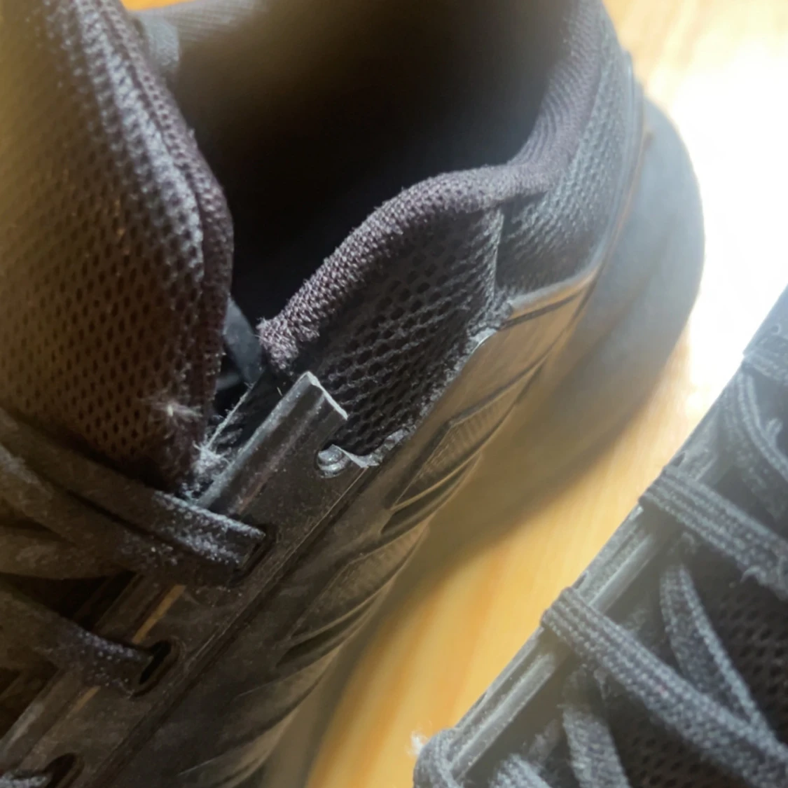 Svarta Adidas sneakers med mesh - 4