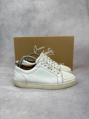 Christian Louboutin junior spike sneaker - – Condition: 8/10  – What is included: Dustbag   Retail price: 900 euro