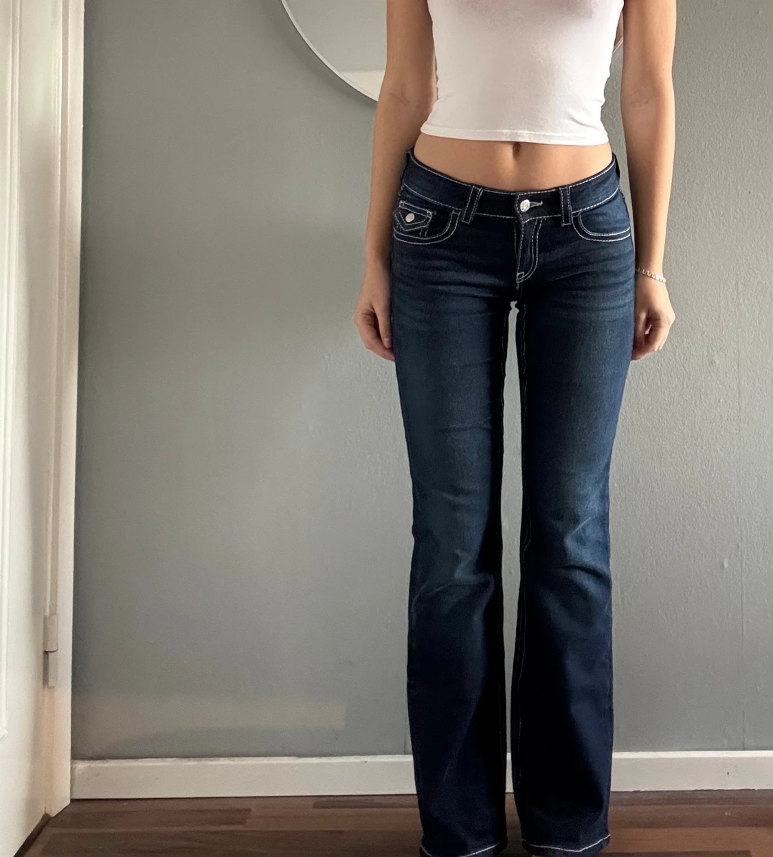 Mörkblå bootcut jeans