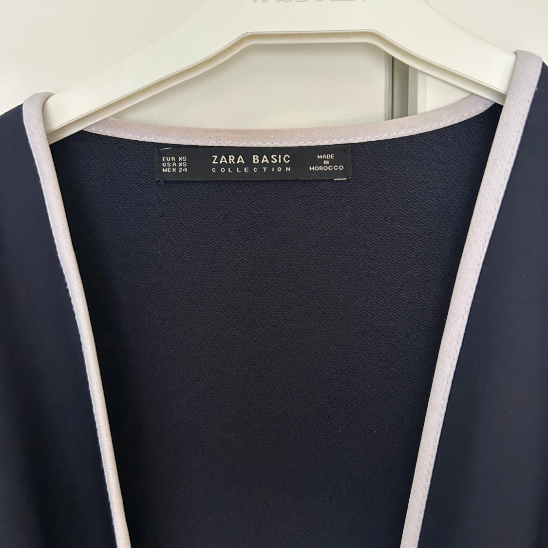 Mörkblå omlottkavaj från Zara - 3