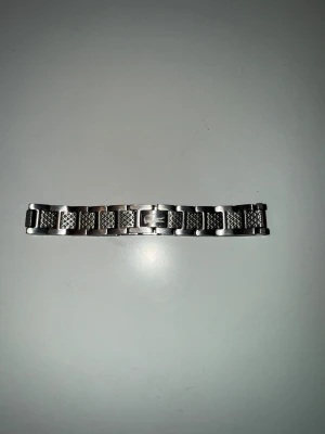 Lacoste armband - Lacoste armband, helt ny, pris går diskutera lite grann