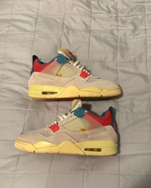 Nike air Jordan 4 ”union” - Oerhört fina skor, funkar inför alla årstider! Skolådan kommer med.