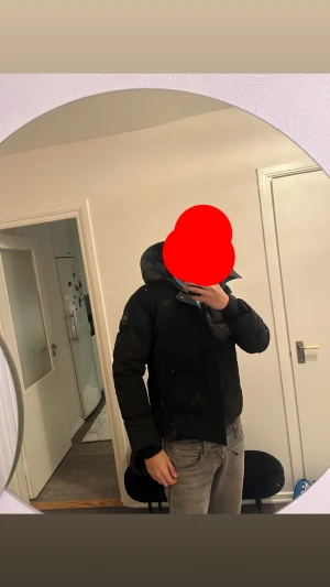 Canada Goose jacka - Vinter jacka Svart black label Canada, skriv om du är en seriös köpare! I storlek S!!!