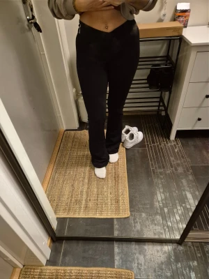 Dfyne Vision Flares  - Helt nya flare från Dfyne nya kollektion med lappar kvar. Storlek S. Riktigt snygg modell.