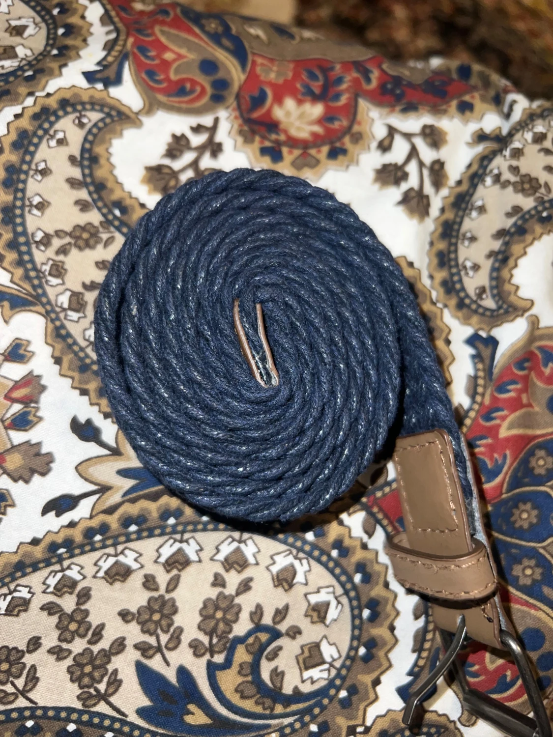 Mörkblå flätat bälte med skinn - 1