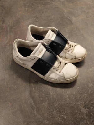 Valentino skor - Fina valentino skor i bra skick. Skicket är som på bilderna.