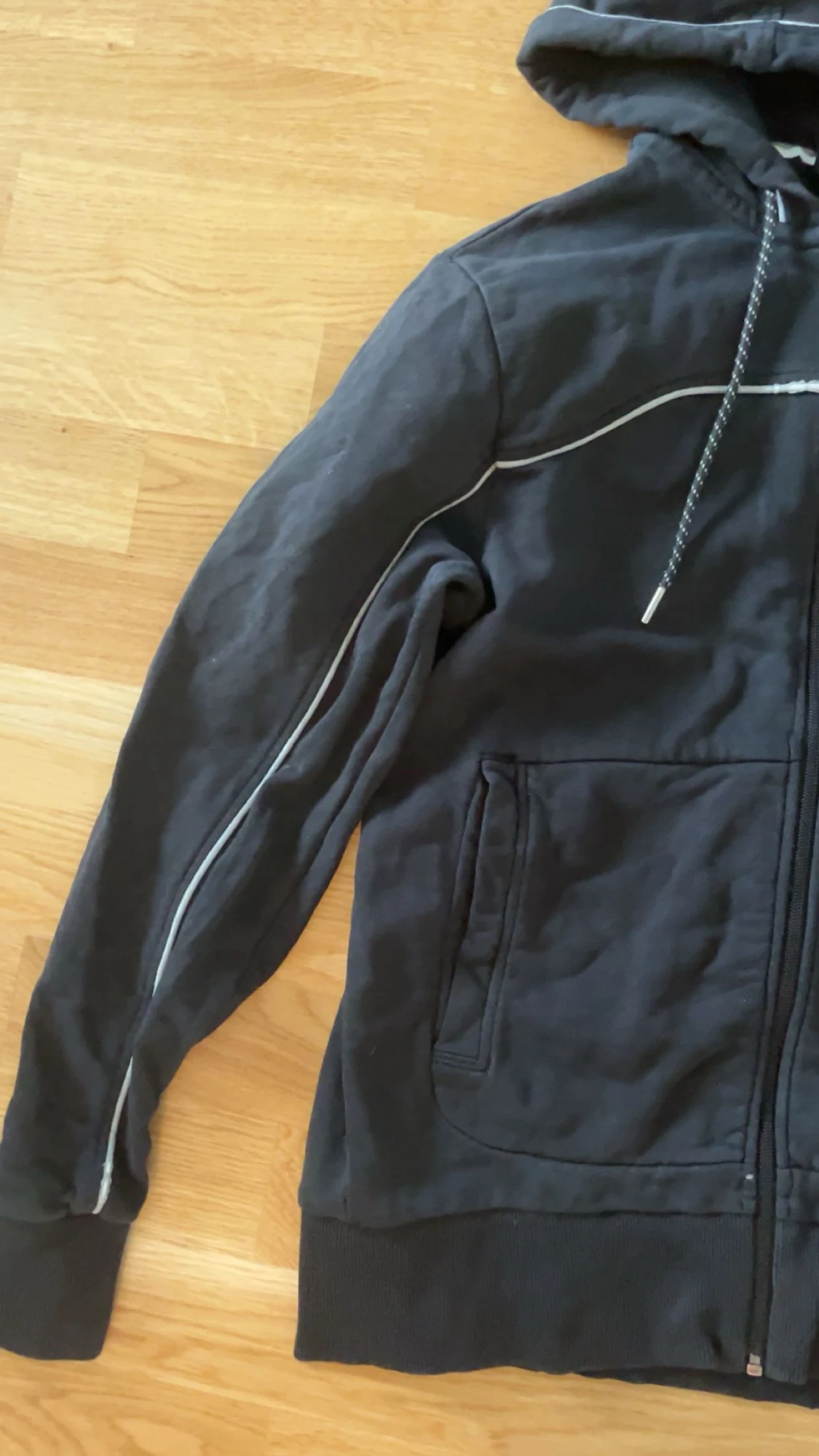 Svart hoodie från Hugo Boss - 3