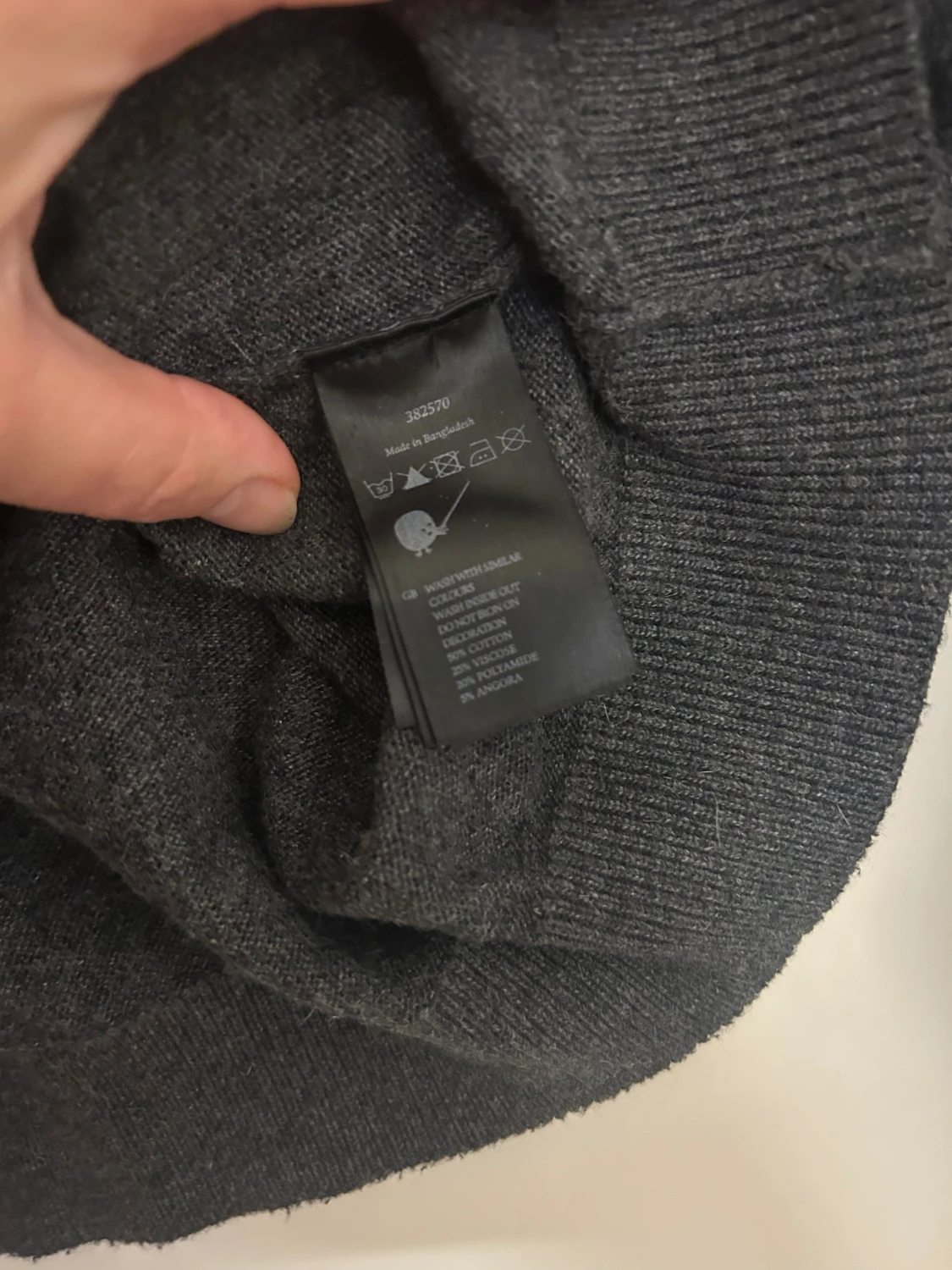 Monki stickad Mörkgrå tröja med paljetter julfin  Stl s - 3