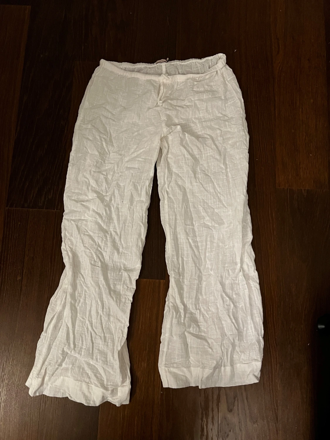 Vita linnebyxor med rak passform