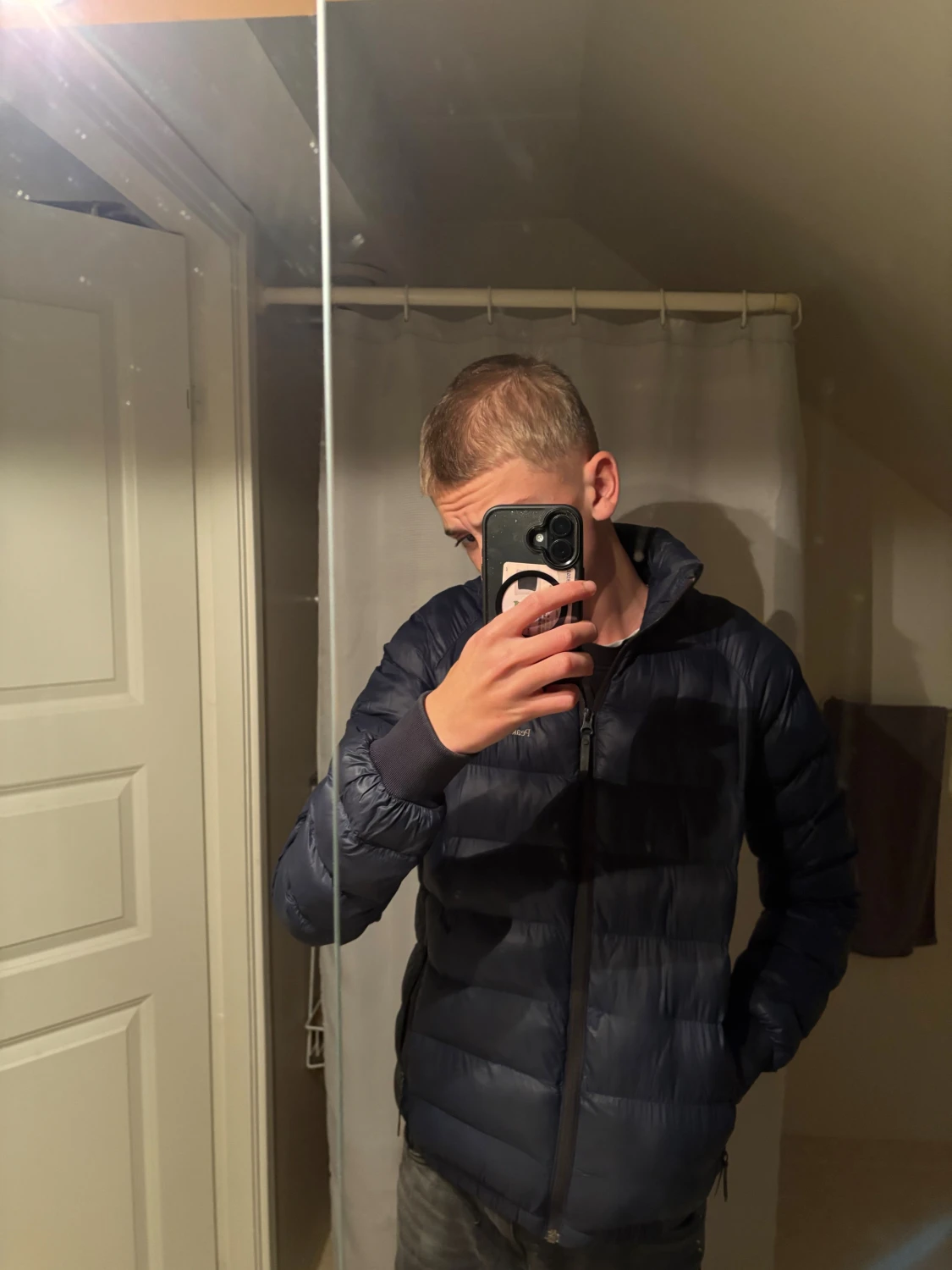 Mörkblå dunjacka från Peak Performance - 2