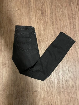 Replay Jeans  - Snygga Replay jeans W28 L30 modellen luzien 