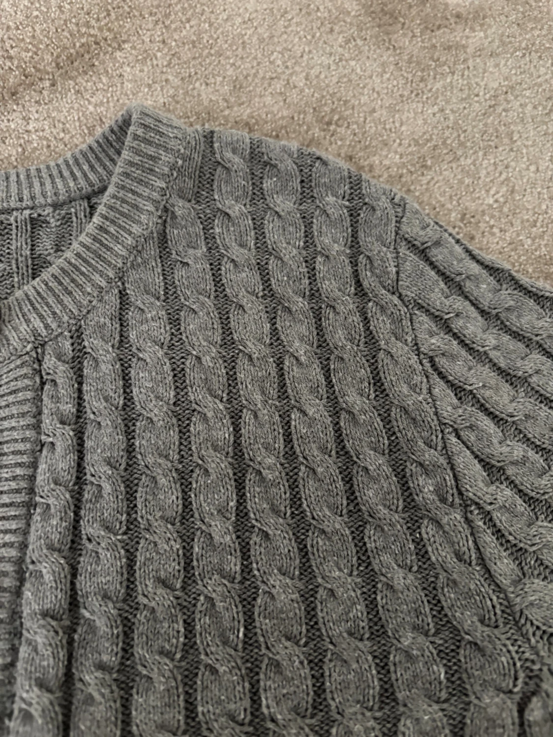 grå kofta med guld knappar - 3