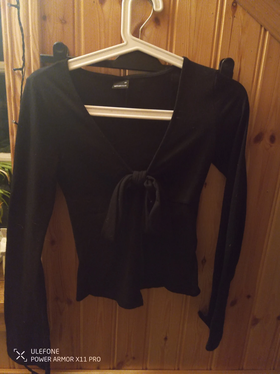 Svart omlottop från Gina Tricot XS