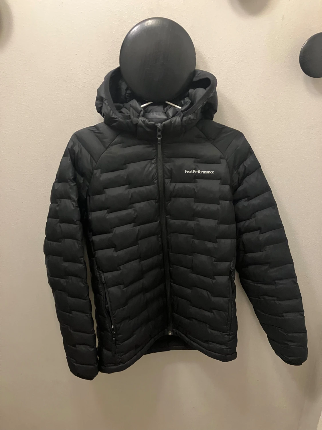 Svart lättviktsdunjacka Peak Performance