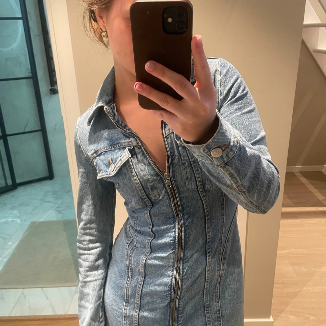 Kort jeansklänning med dragkedja - 1