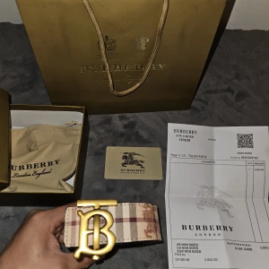 Två sidig bb bälte  - DM vidd frågor eller intresse. Allt ingår på första bilden 