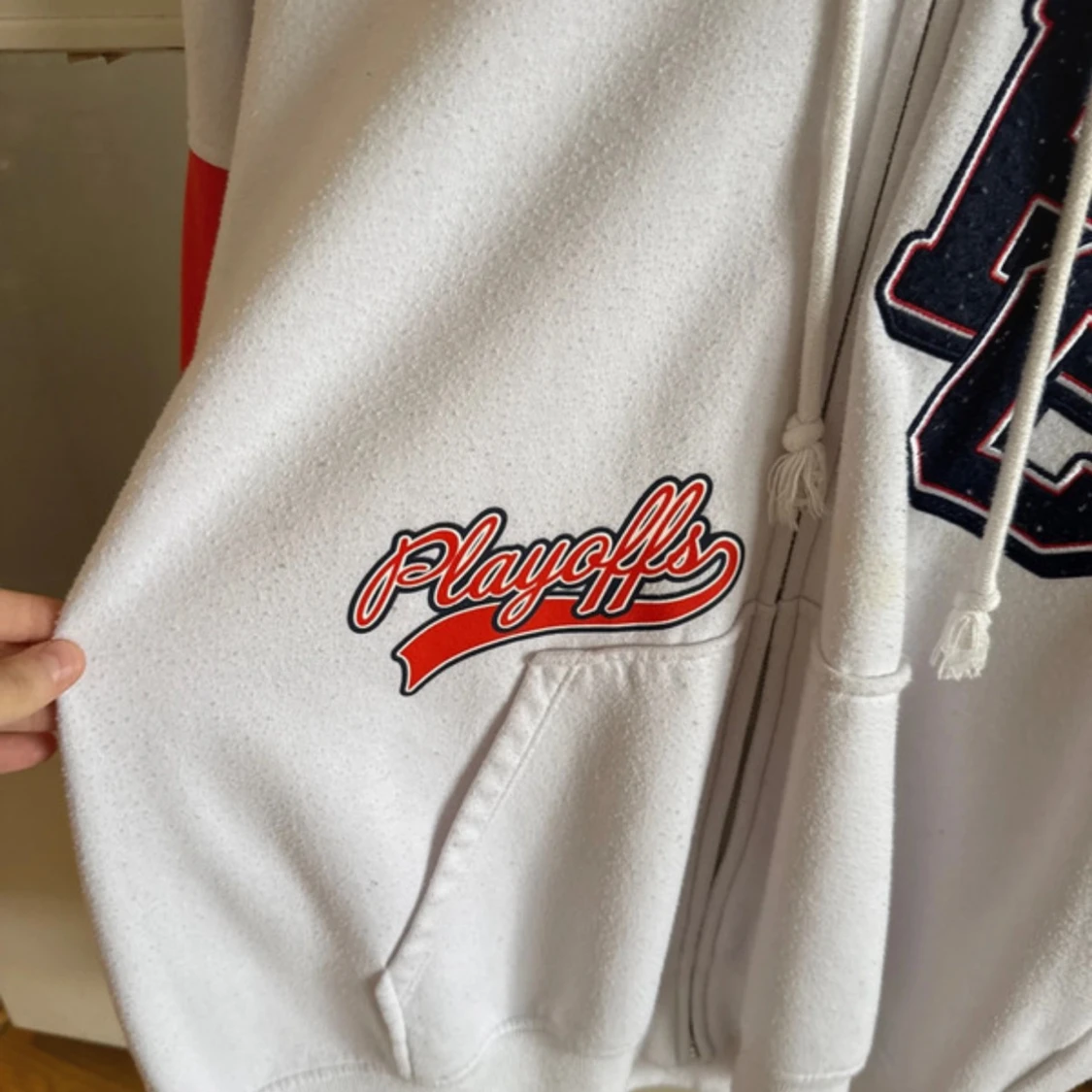 Vit och orange hoodie från H&M - 1