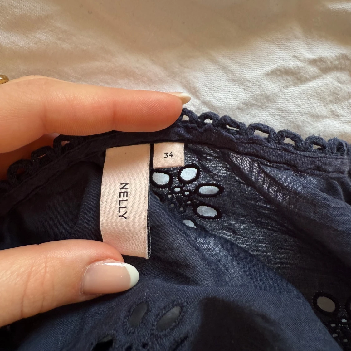 Marinblå broderad topp - 3