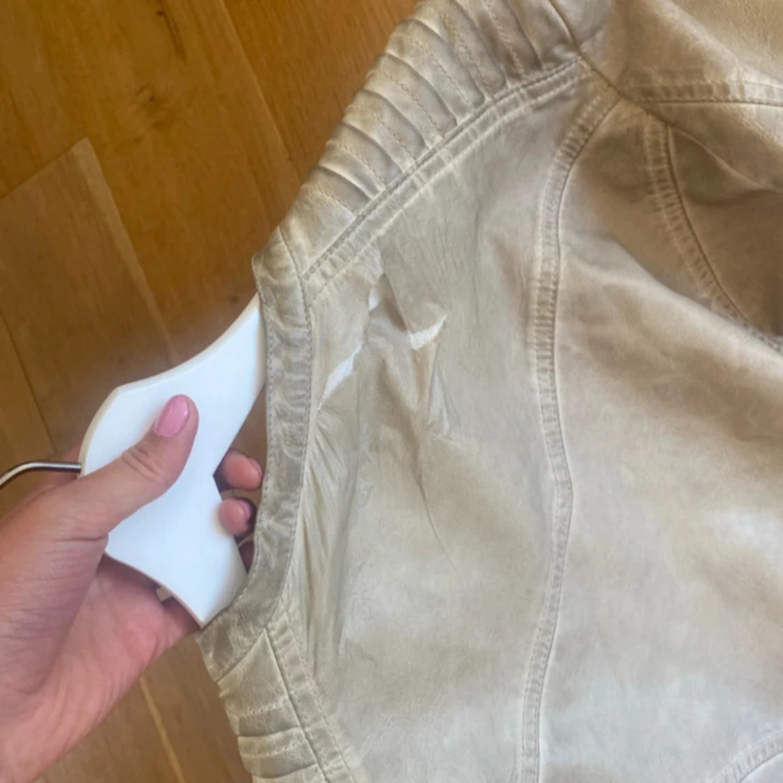 Beige skinnjacka med dragkedjor - 4