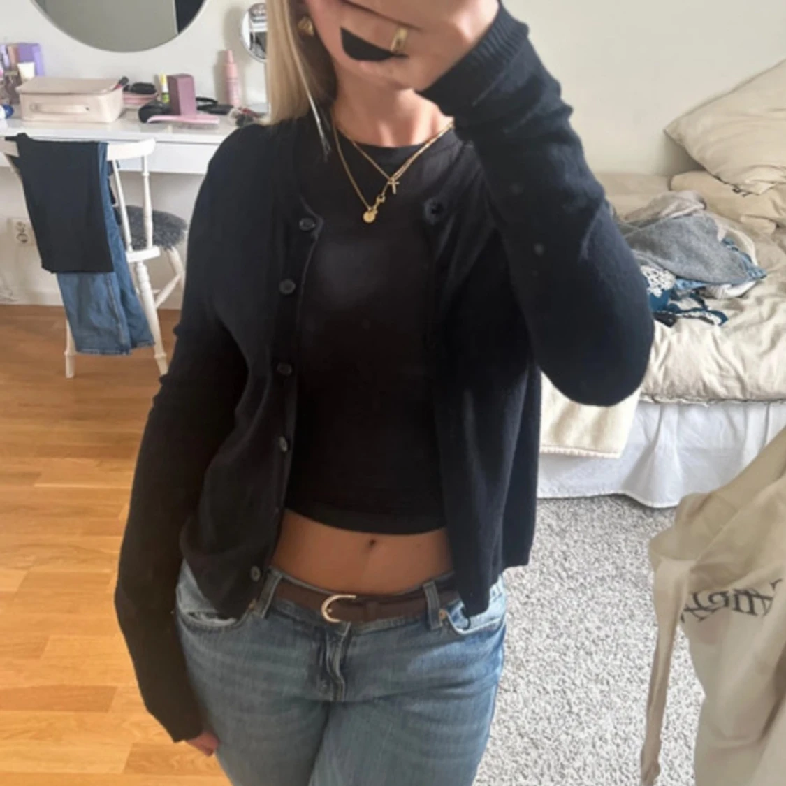 Svart kofta med knappar - 2