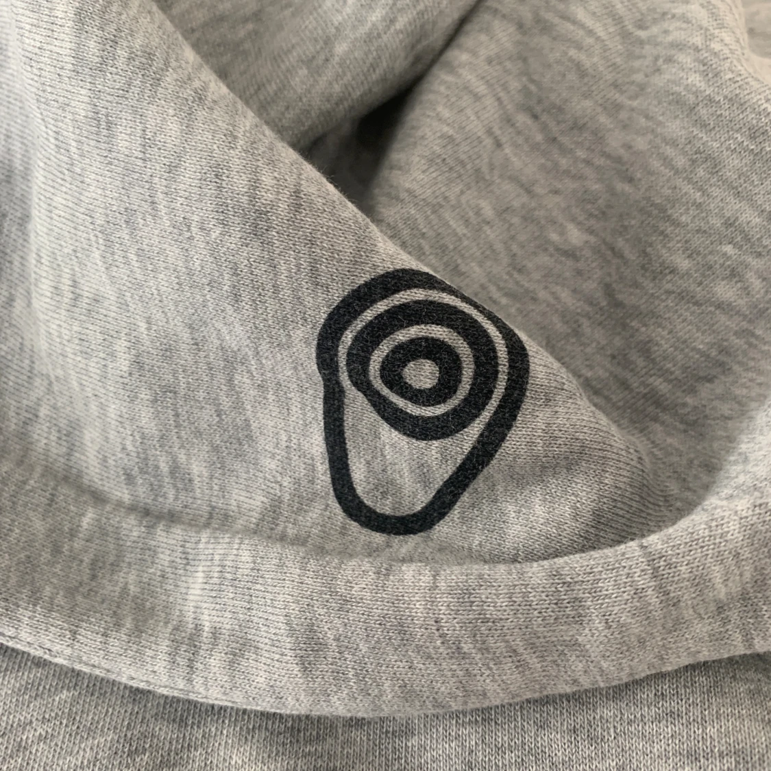 Grå hoodie från Sail Racing - 4