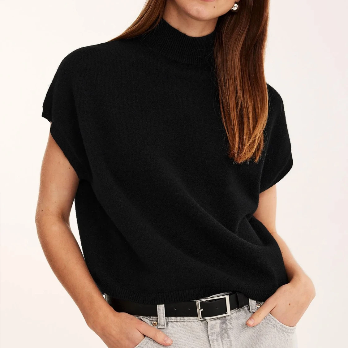 Svart stickad ärmlös tröja - 1