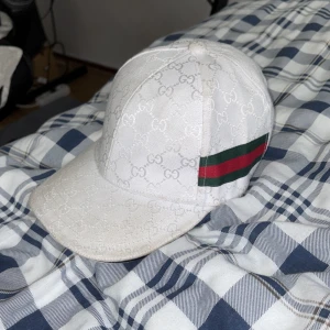 Vit keps - Vit keps mycket bra skick