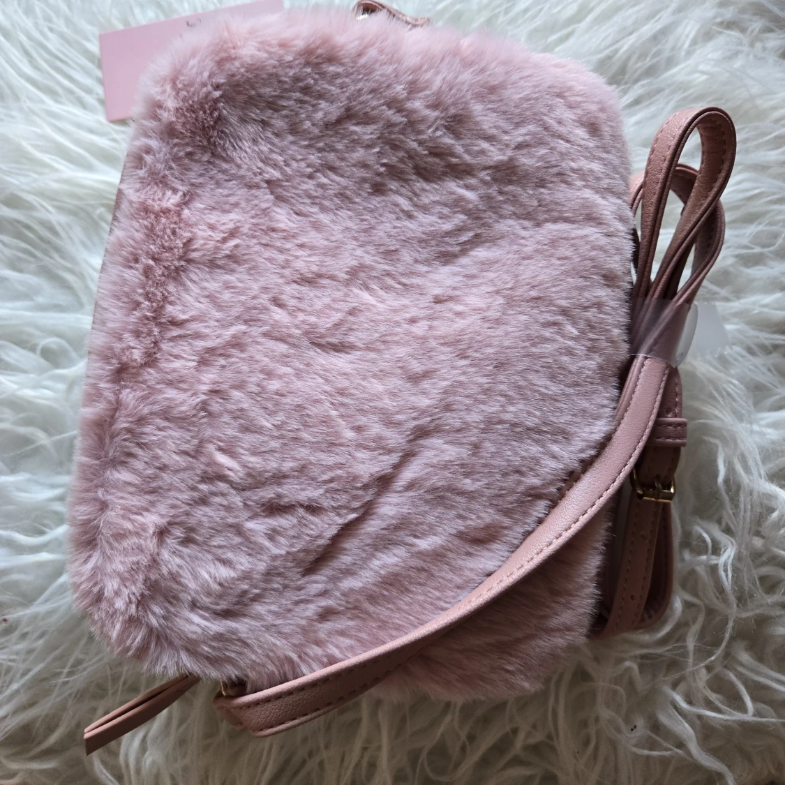 Rosa fluffig axelväska från Juicy Couture - 2