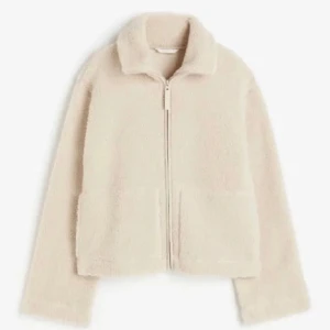 Beige teddyjacka  - Beige teddyjacka från hm