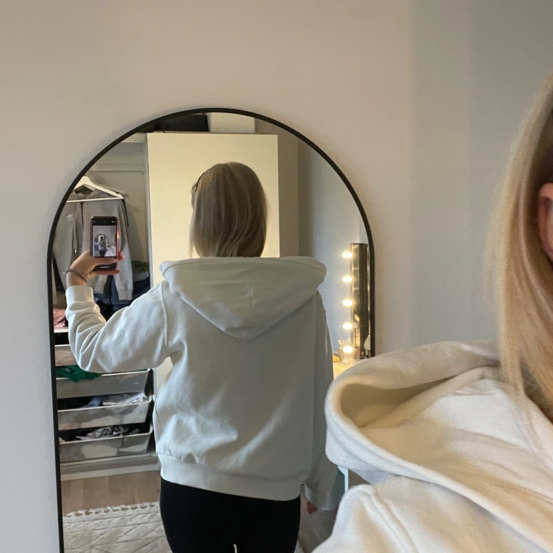 Vit hoodie med dragkedja  - 3