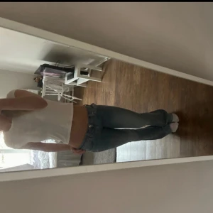  Vit t-shirt  -  Vit vanlig t-shirt 