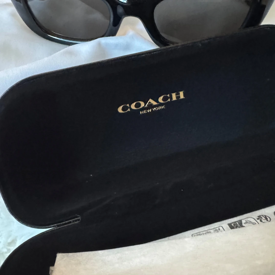 Svarta solglasögon från Coach - 2