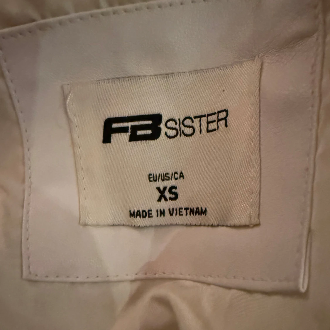 Vit pufferjacka från FB Sister XS - 2