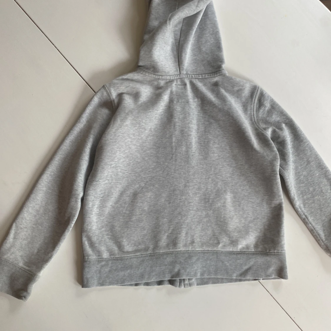 Grå hoodie med dragkedja från GAP - 1