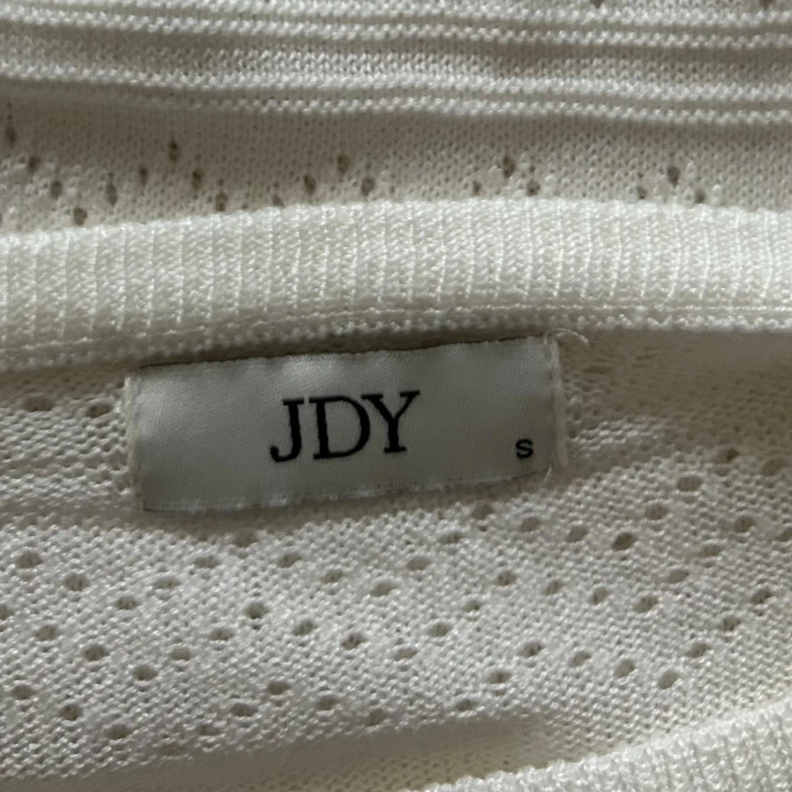 Vit stickad blus från JDY - 2