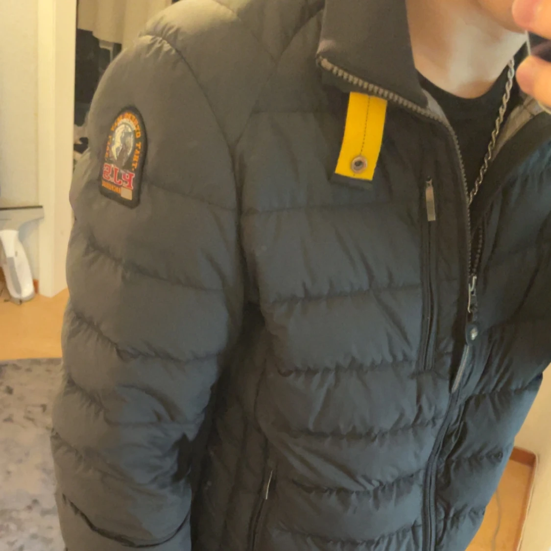 Svart pufferjacka från Parajumpers