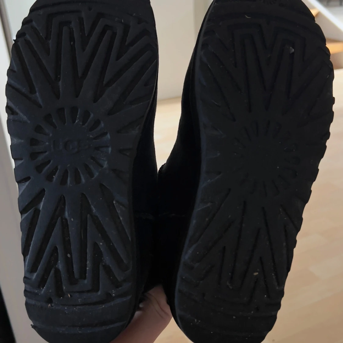 Svarta UGG boots i mocka - 4