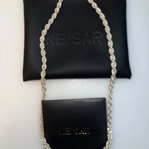 Cordell silver 6mm 55cm - Cordell i silver 55cm, 6mm kejsar. Nypris 2999kr