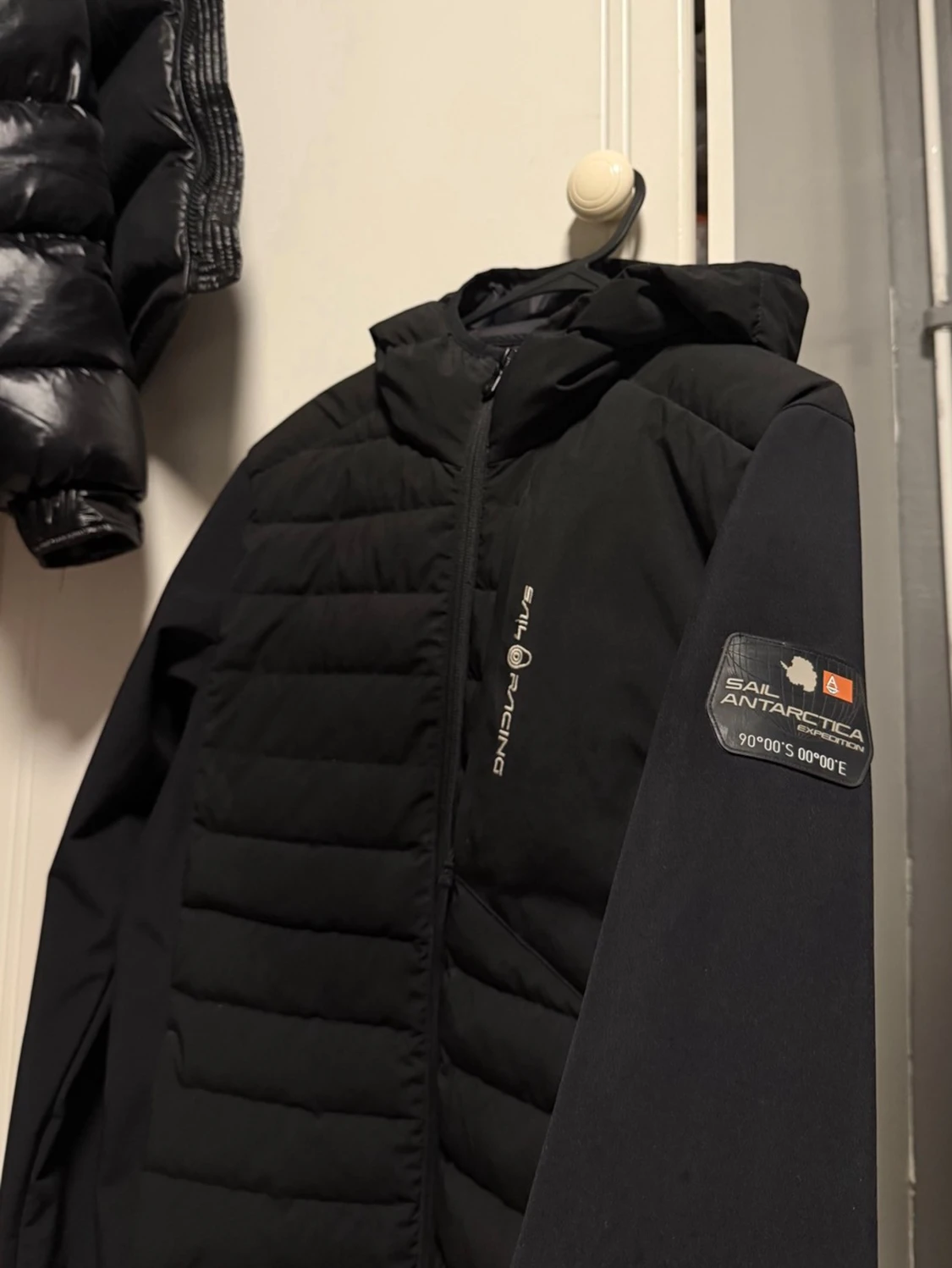 Svart vindjacka Sail Racing - 2