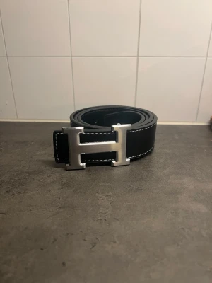 H bälte  - 10/10 skick